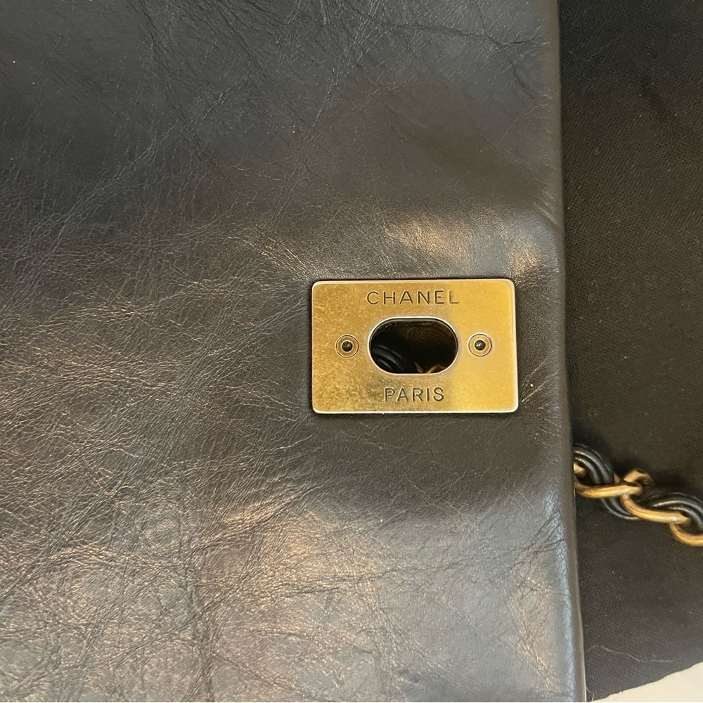 Chanel Black Quilted Calfskin Shoulder Bag - Picture 5 of 10